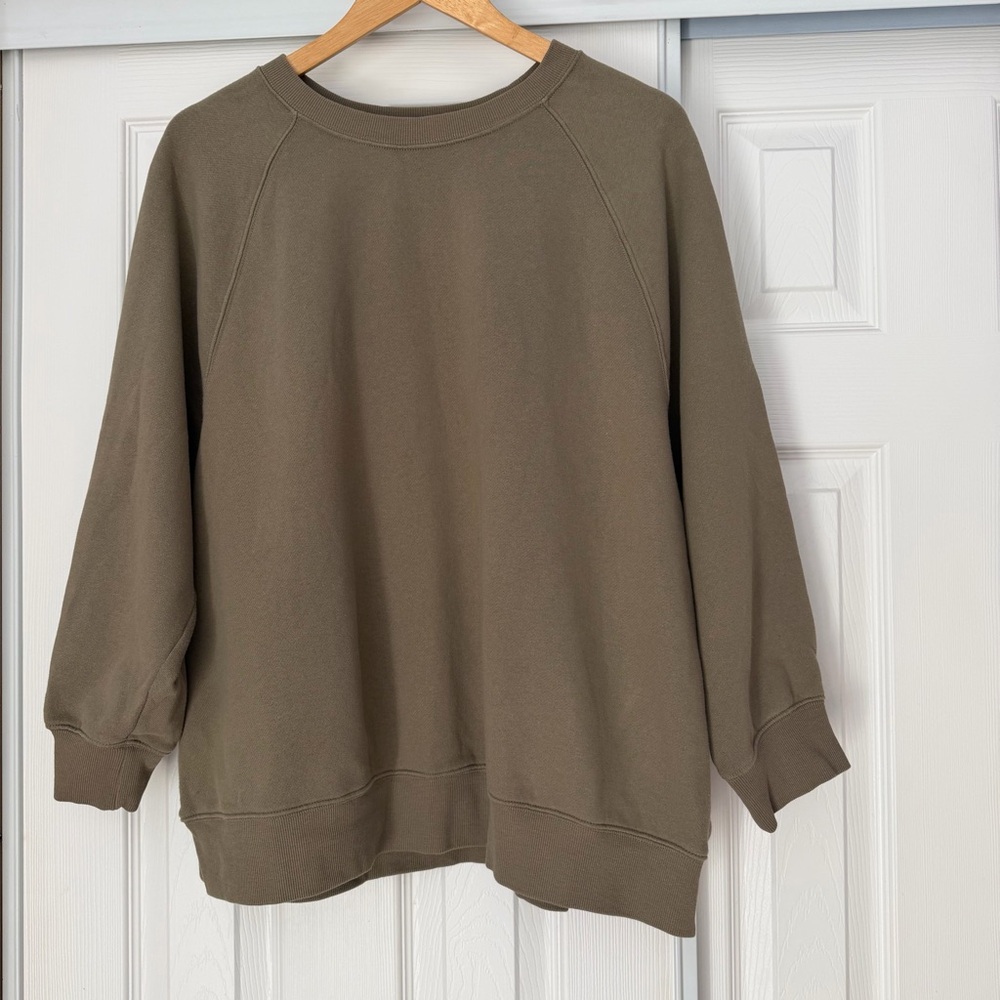 4/$25 Old Navy Sage Green Women's Crew Neck Sweatshirt Size L